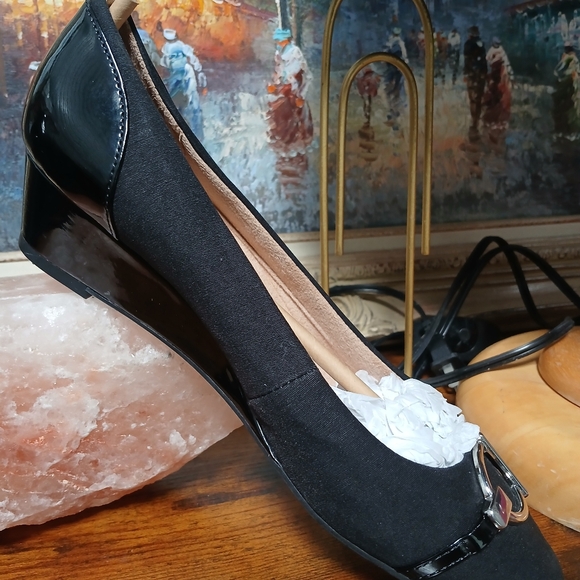 Life Stride Black Kitten Wedge 9.5 W Heels - Picture 5 of 11
